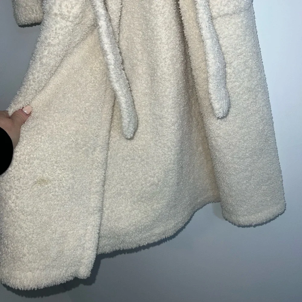 Barefoot Dreams Bamboo Robe children’s 10-12 years - Picture 6 of 13